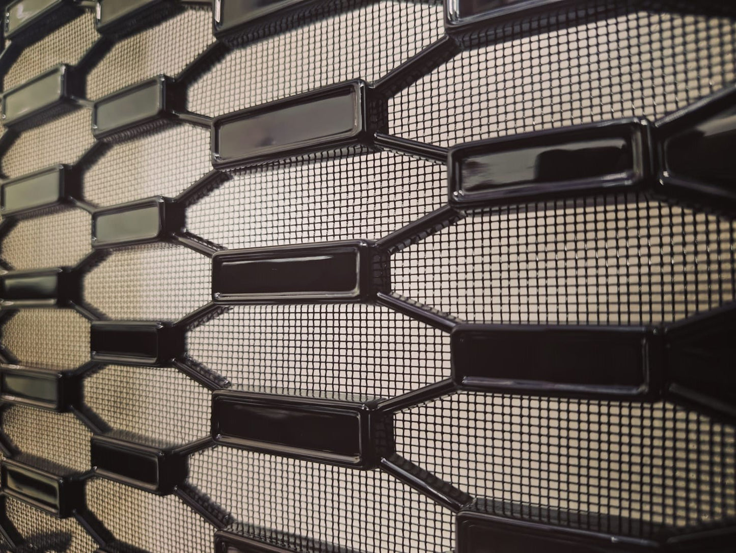 Rox 01 Front Grille ( Black / Chrome ) - شبك أمامي للحشرات روكس 01 ( أسود / كروم )